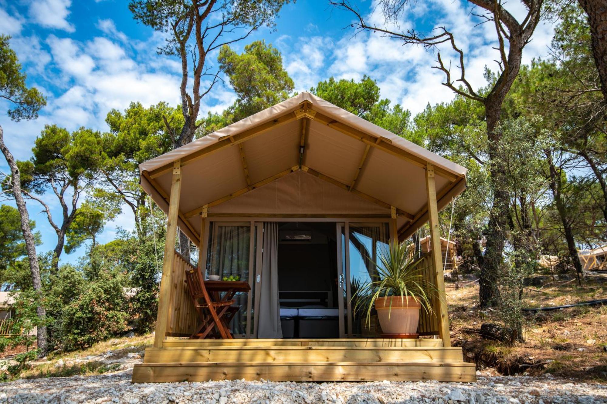 Hotel Arena One 99 Glamping Pomer Exterior foto