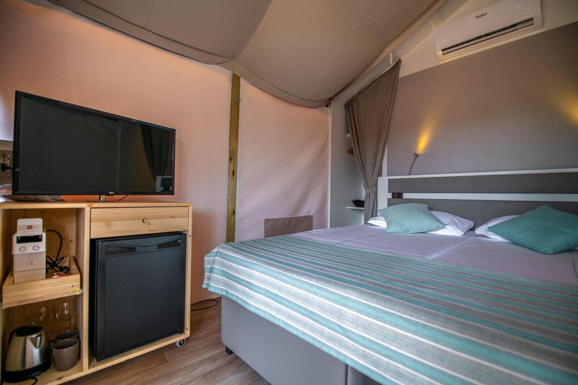 Hotel Arena One 99 Glamping Pomer Exterior foto