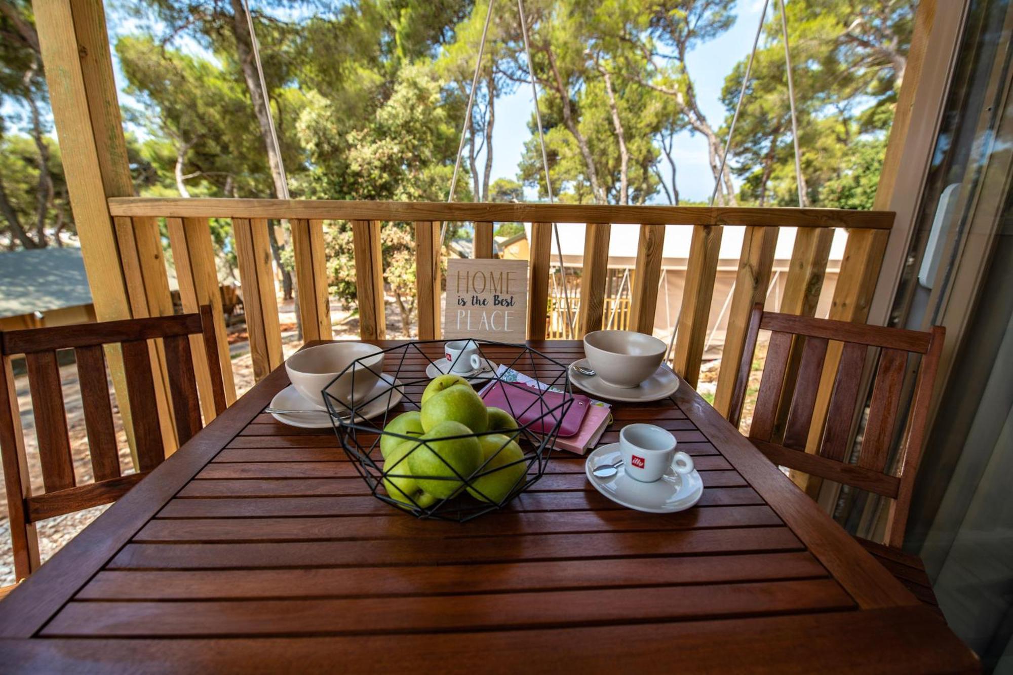 Hotel Arena One 99 Glamping Pomer Exterior foto