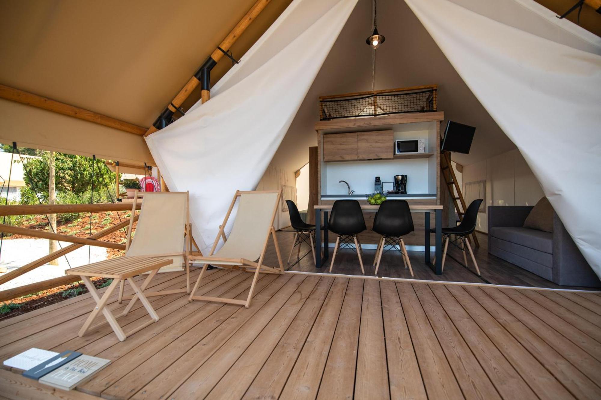 Hotel Arena One 99 Glamping Pomer Exterior foto