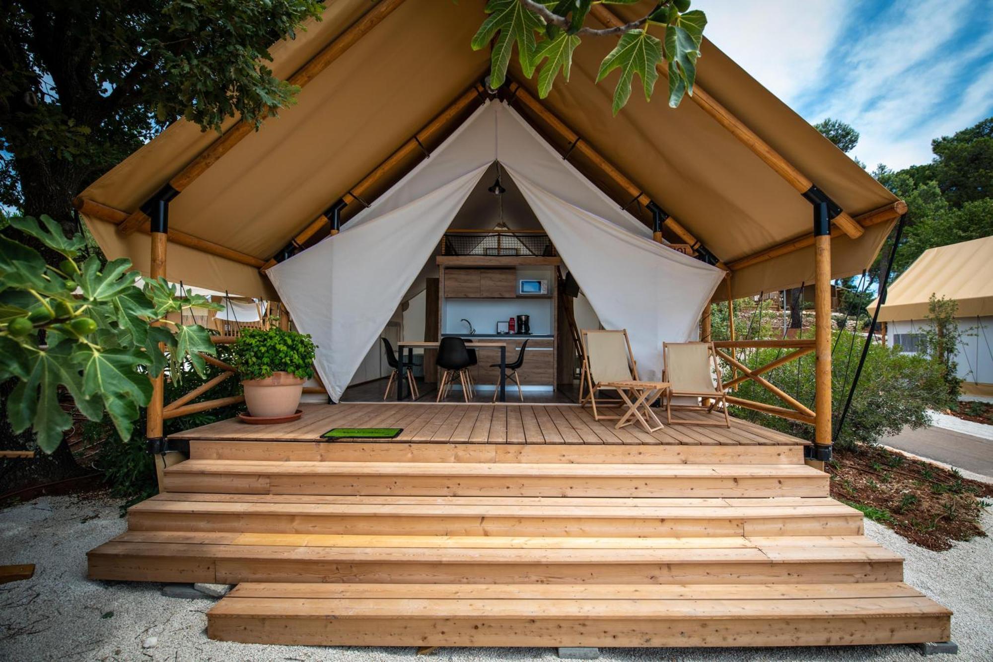 Hotel Arena One 99 Glamping Pomer Exterior foto