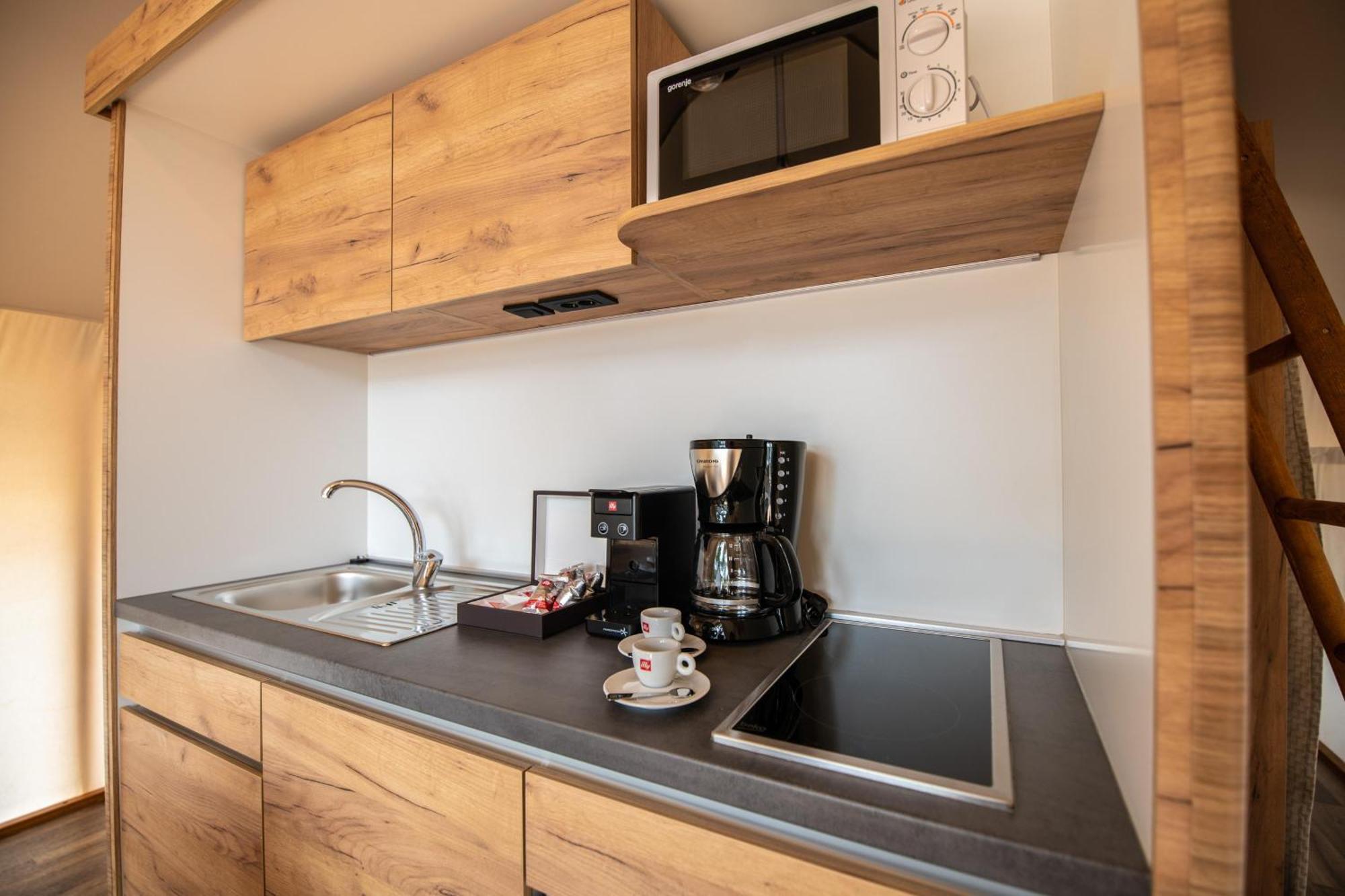 Hotel Arena One 99 Glamping Pomer Exterior foto
