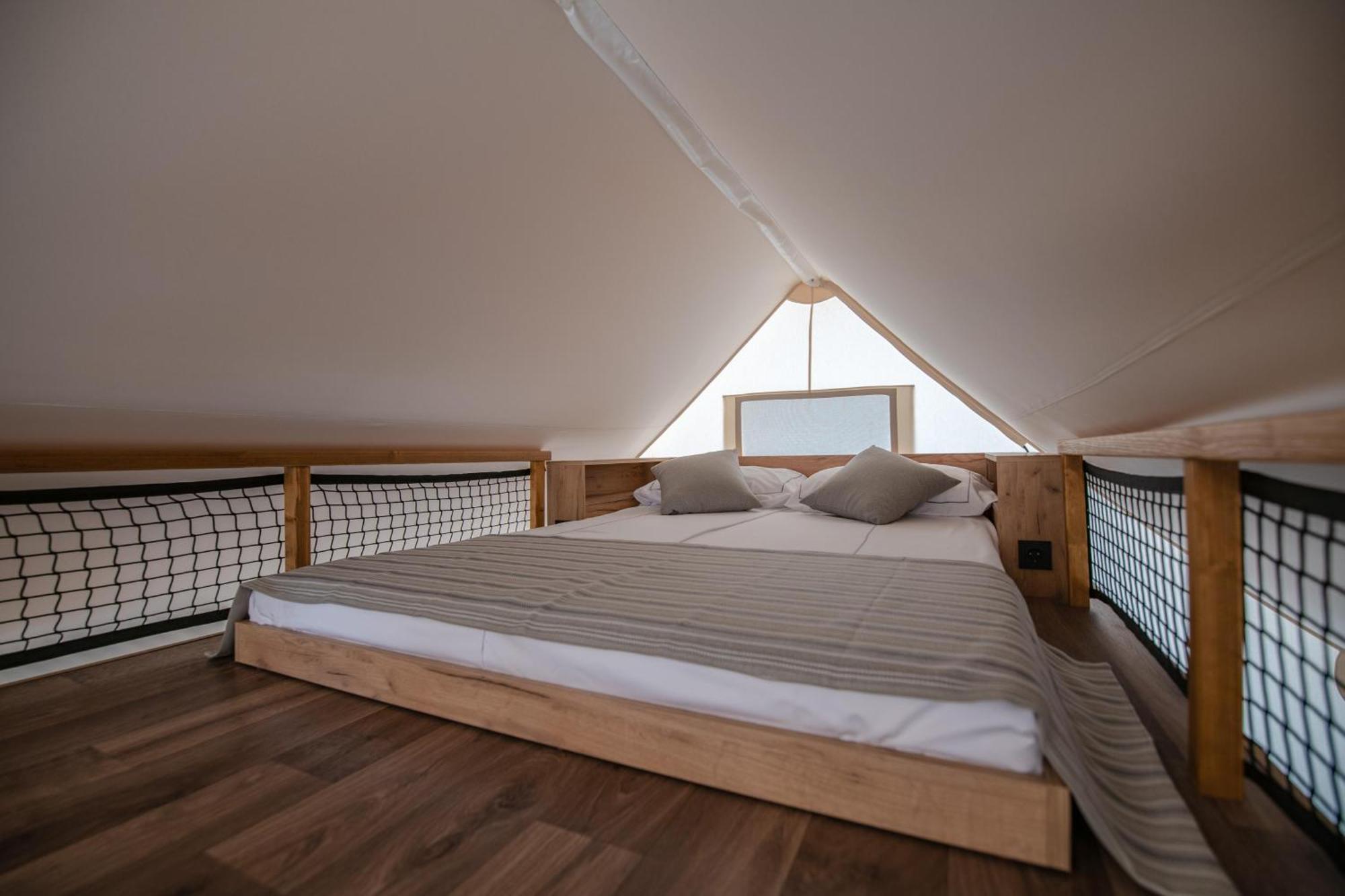 Hotel Arena One 99 Glamping Pomer Exterior foto
