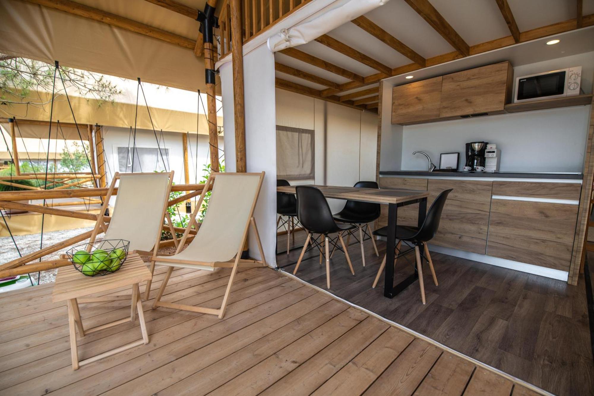Hotel Arena One 99 Glamping Pomer Exterior foto